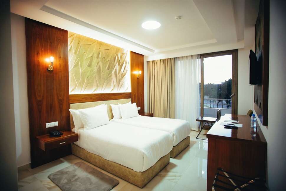 Hotel Miranda cover