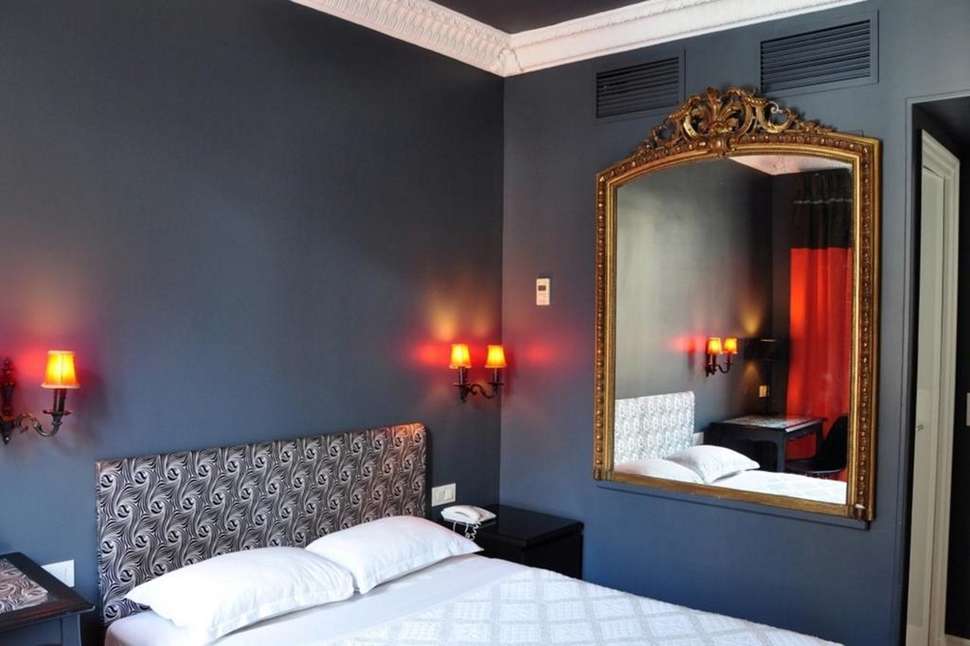 Hotel Noir