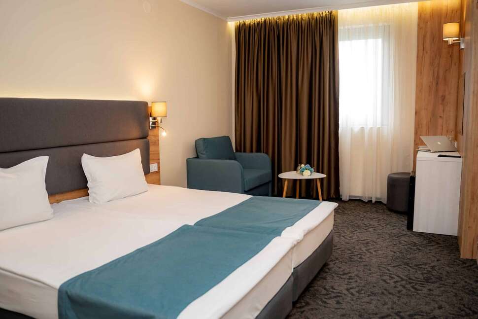Aqua Hotel Bourgas cover