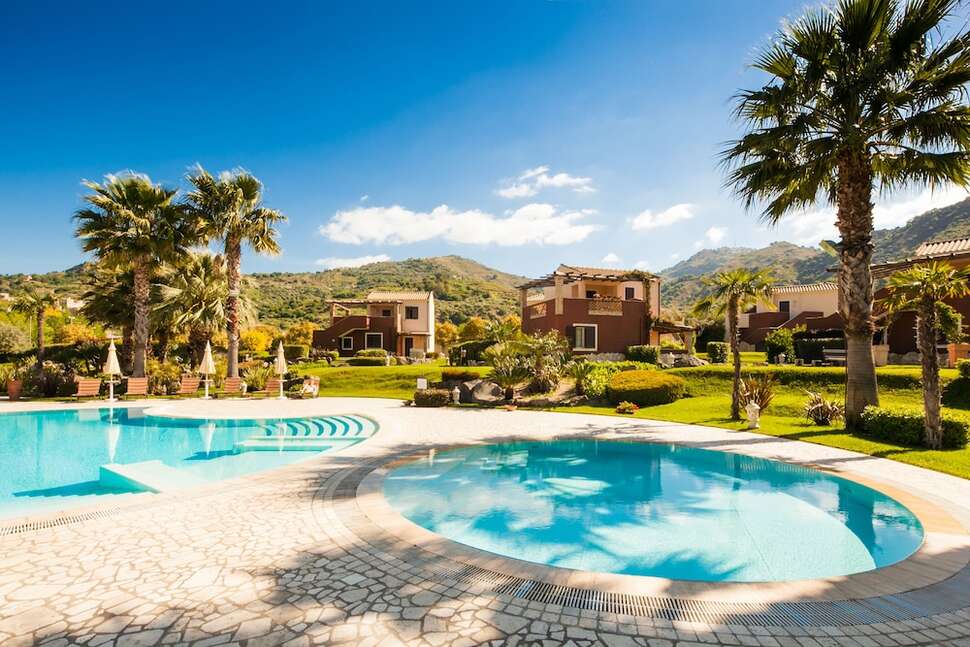 Hotel Alcantara Resort cover