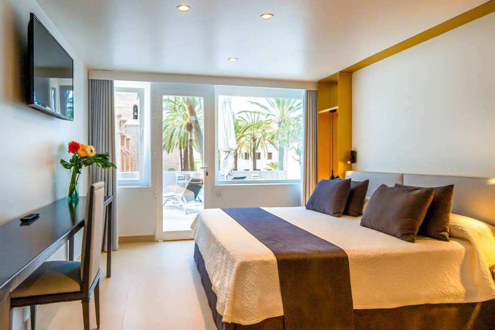 Hotel Catedral Almeria cover