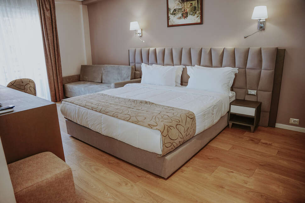 Doanesia Premium Hotel & Spa cover