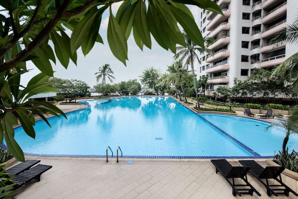 Riverine Hotel & Residence cover