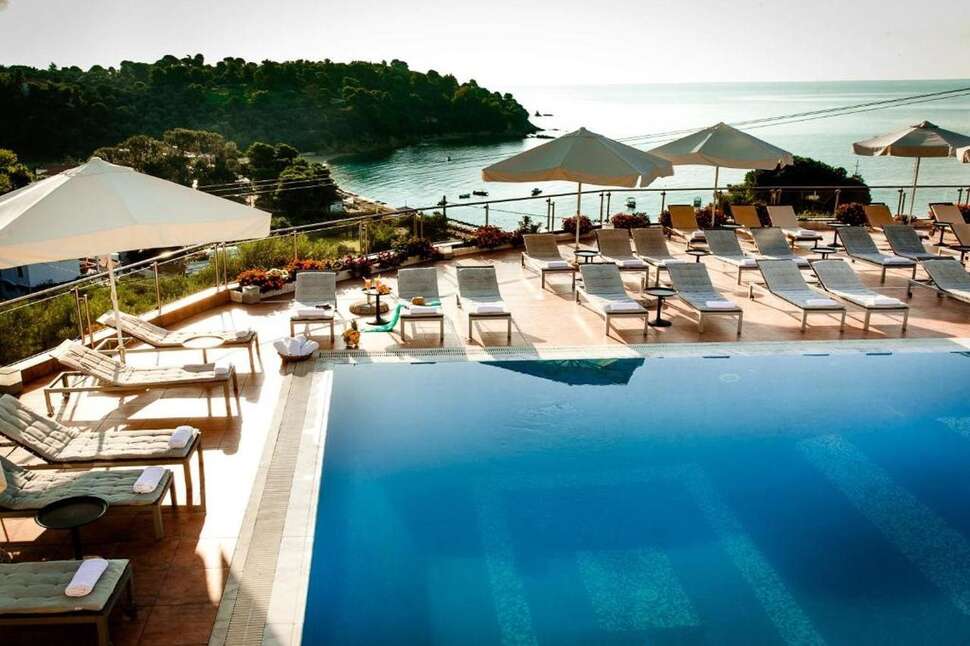 La Luna Hotel cover