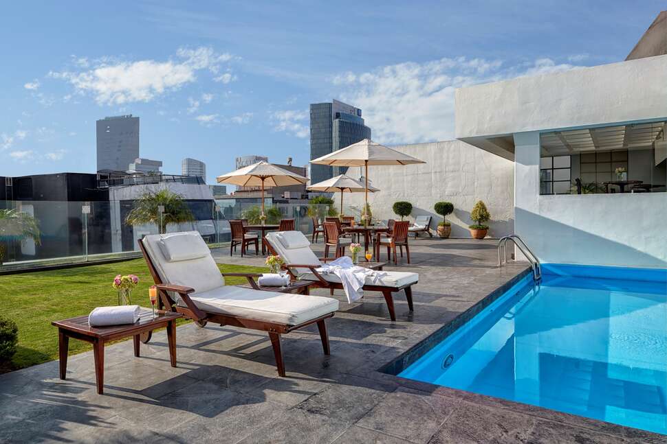 Royal Reforma cover