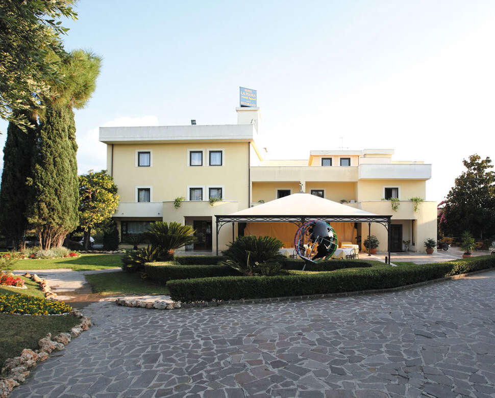 Hotel Ristorante La Piana cover