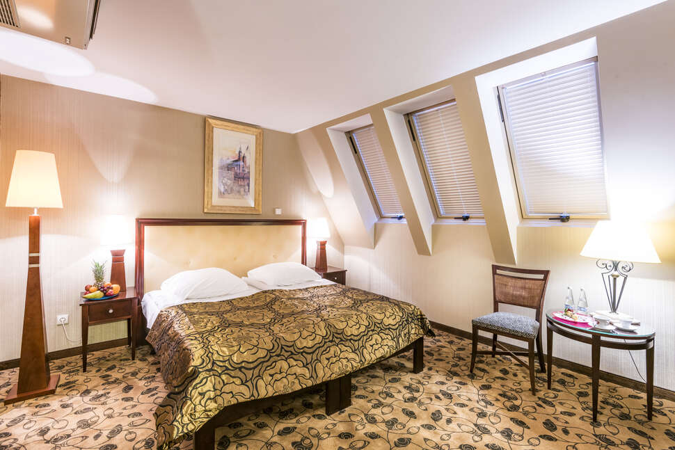 Hotel Astoria cover