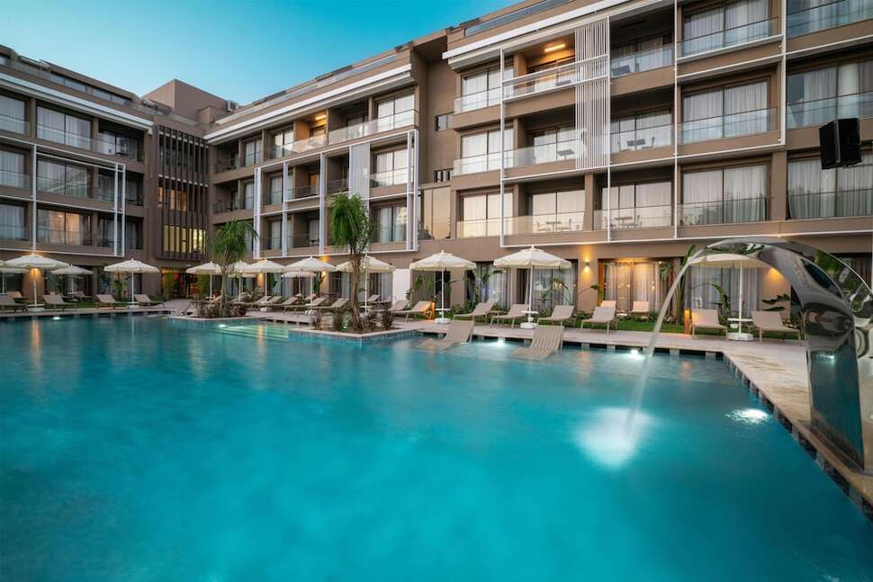 Prive Side Suite & Spa cover