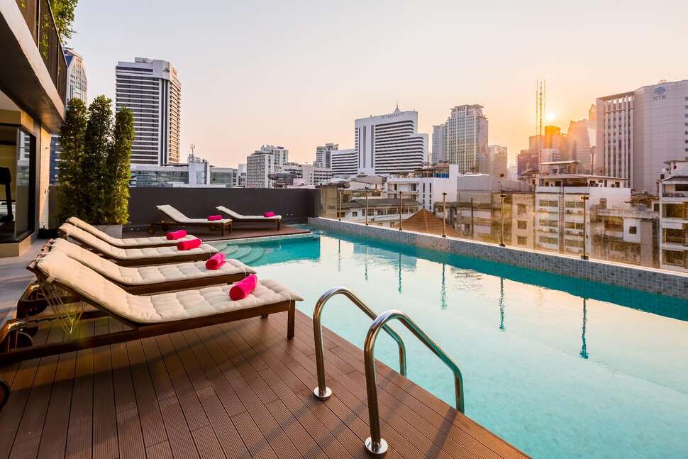 Glow Sukhumvit 5 cover