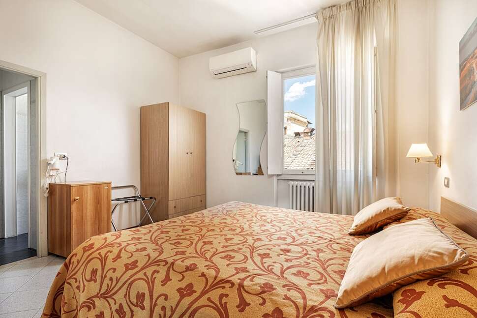 Hotel Minerva Siena cover