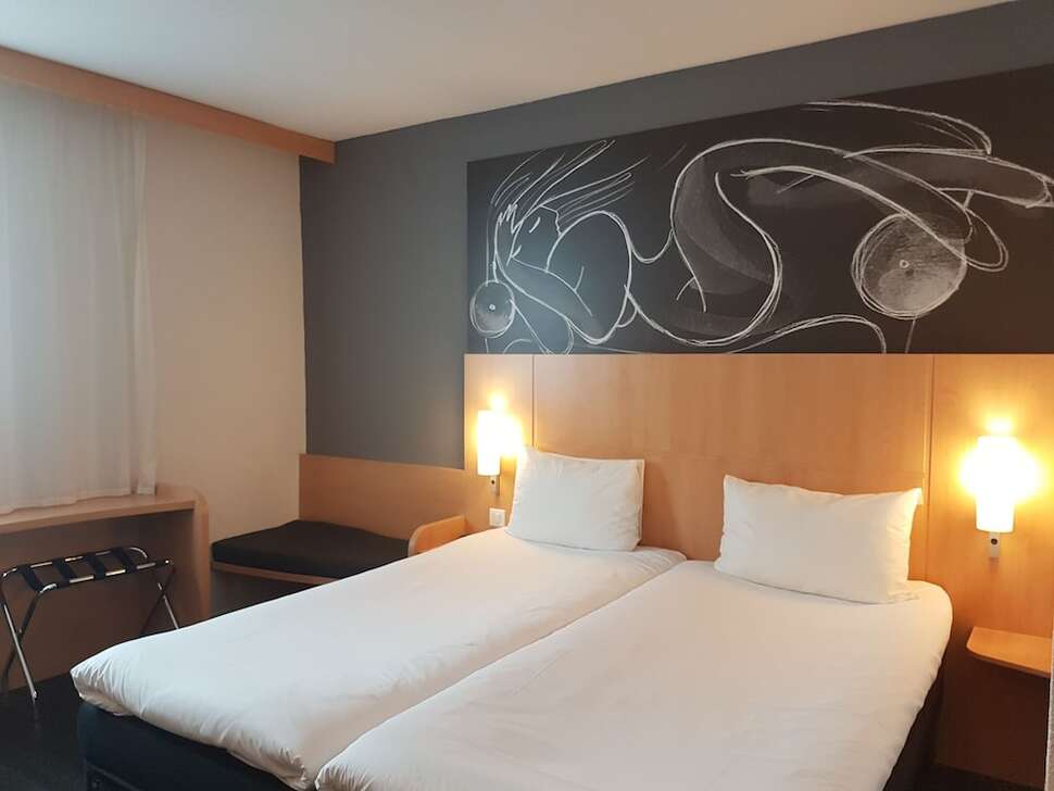 EasyHotel Nice Palais des Congres cover