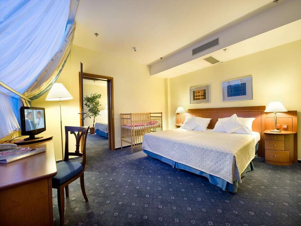 Ramada by Wyndham Airport Prague