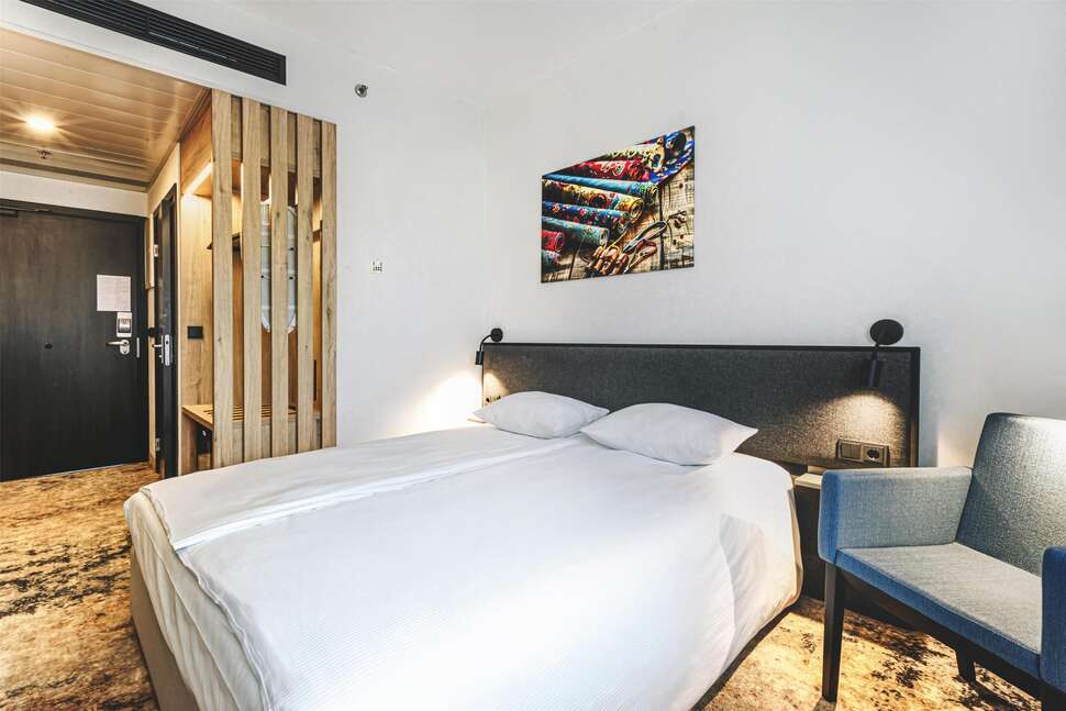 Qubus Hotel Lodz cover