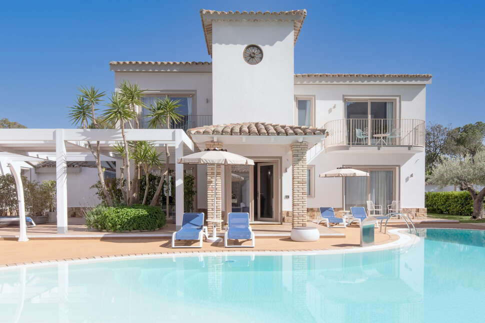 Hotel Eliantos cover