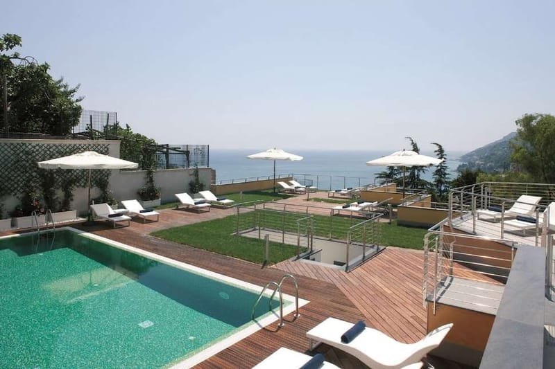 Paradiso Relais Hotel cover