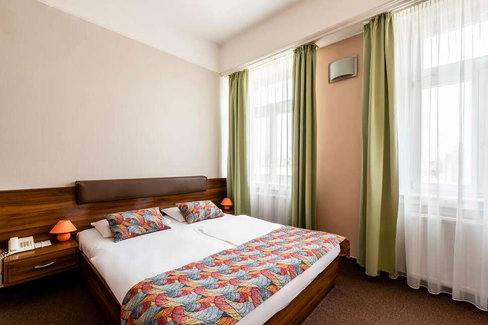 Star Hotel by Mellow Mood Hotels cover