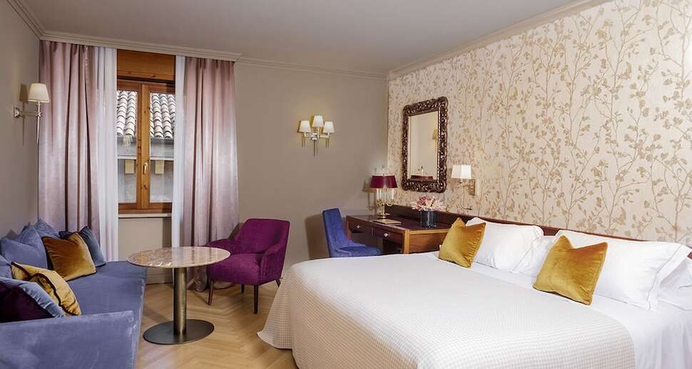 Hotel Accademia cover