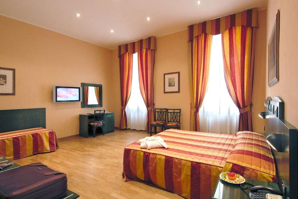 Hotel Bologna Pisa cover