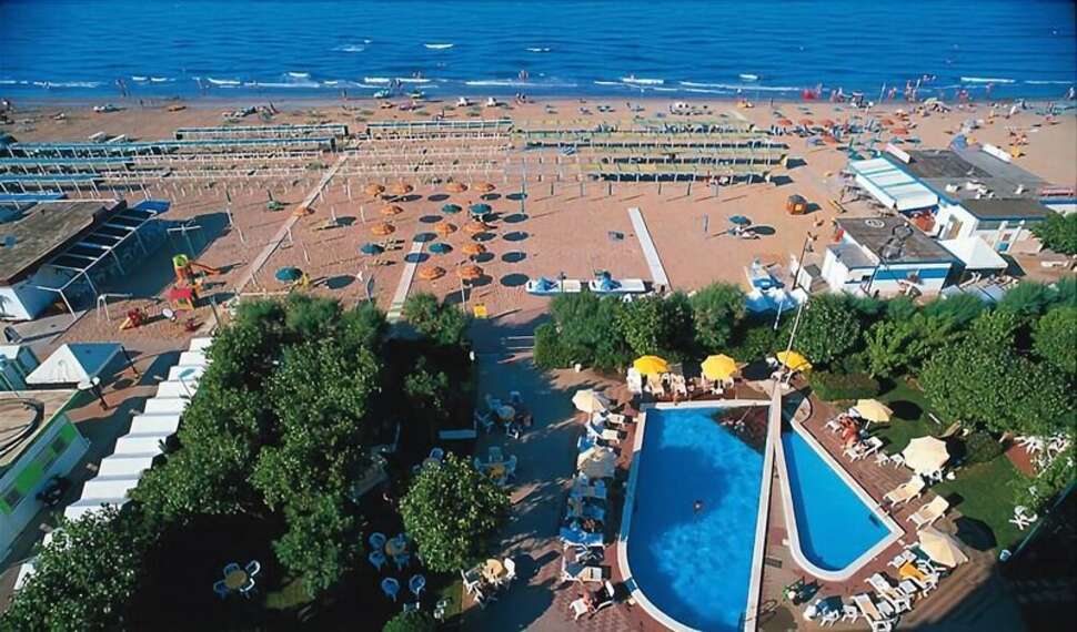 Hotel Alexandra Plaza cover