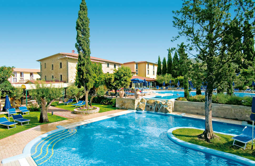 Hotel Villa Paradiso Village cover
