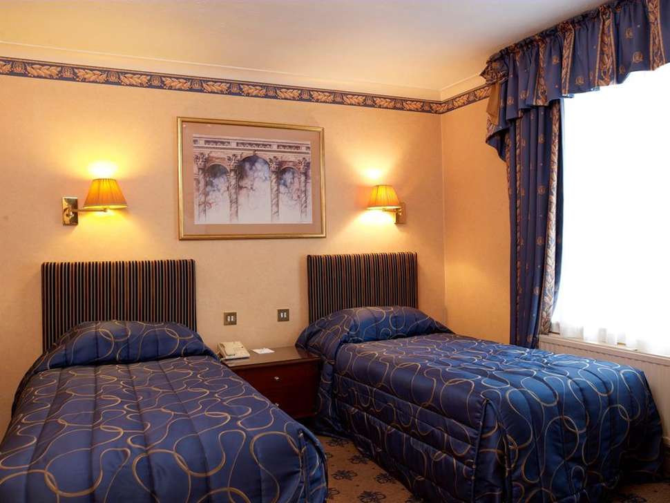 London Lodge Hotel cover