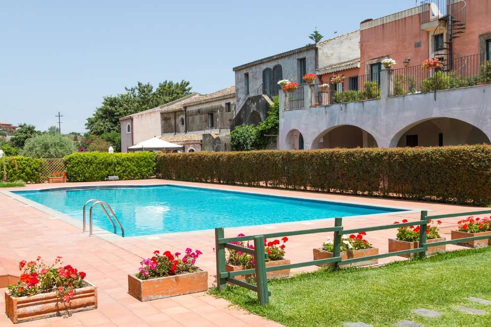 Hotel Etna cover