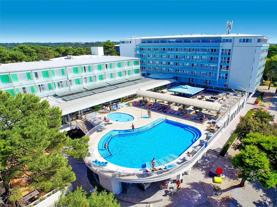 Hotel Pinija cover