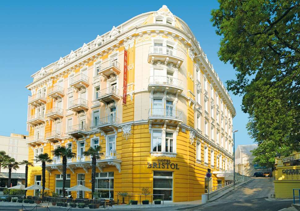Hotel Bristol cover