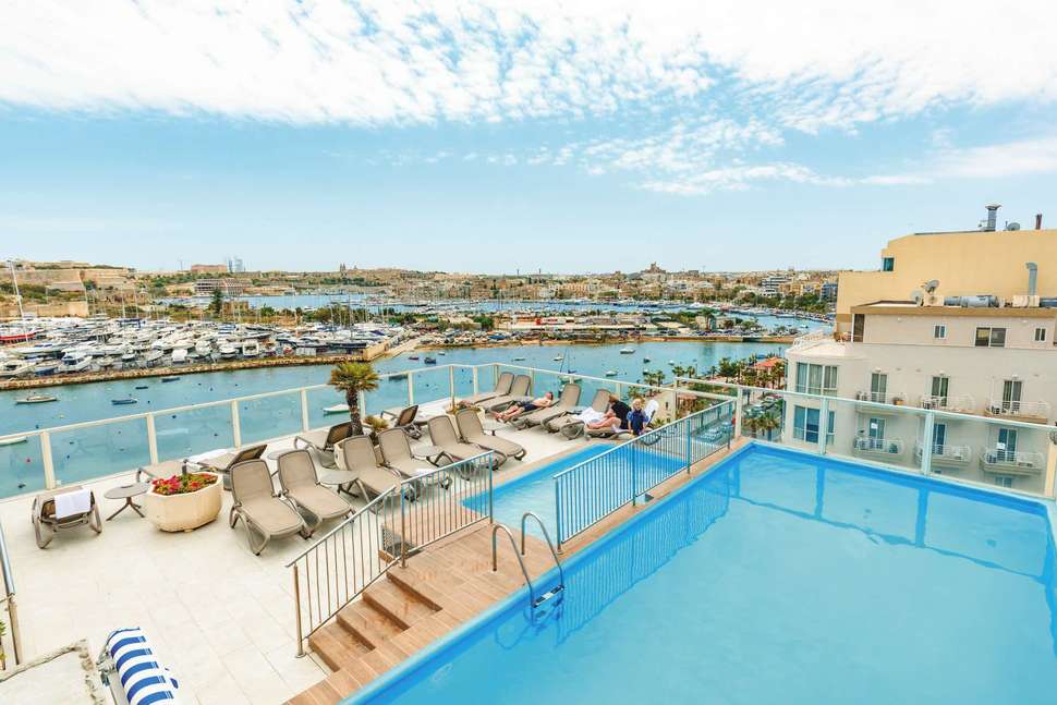 Bayview Hotel & Appartementen cover