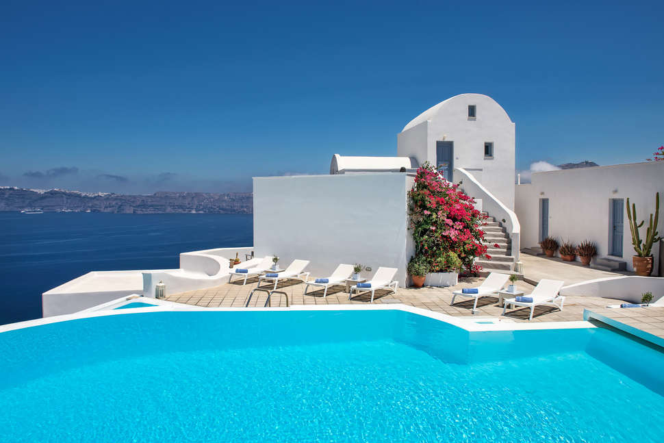 Apanemo Hotel & Suites cover