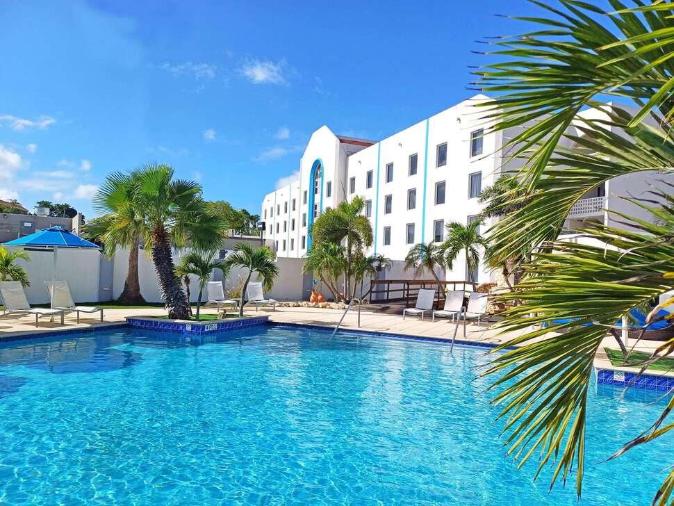 Tryp by Wyndham Aruba cover