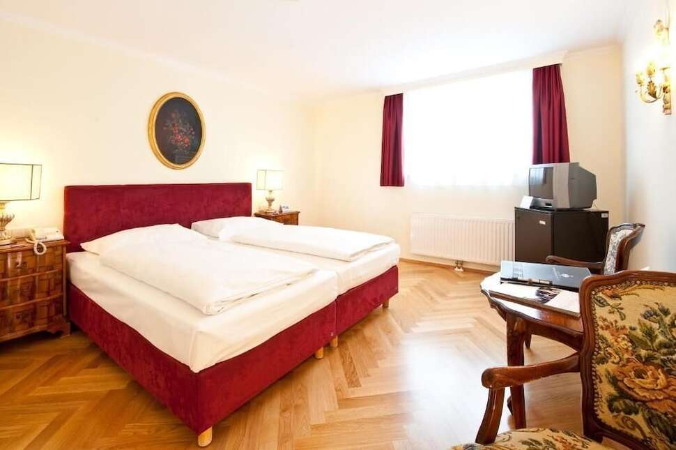 Hotel Graben cover