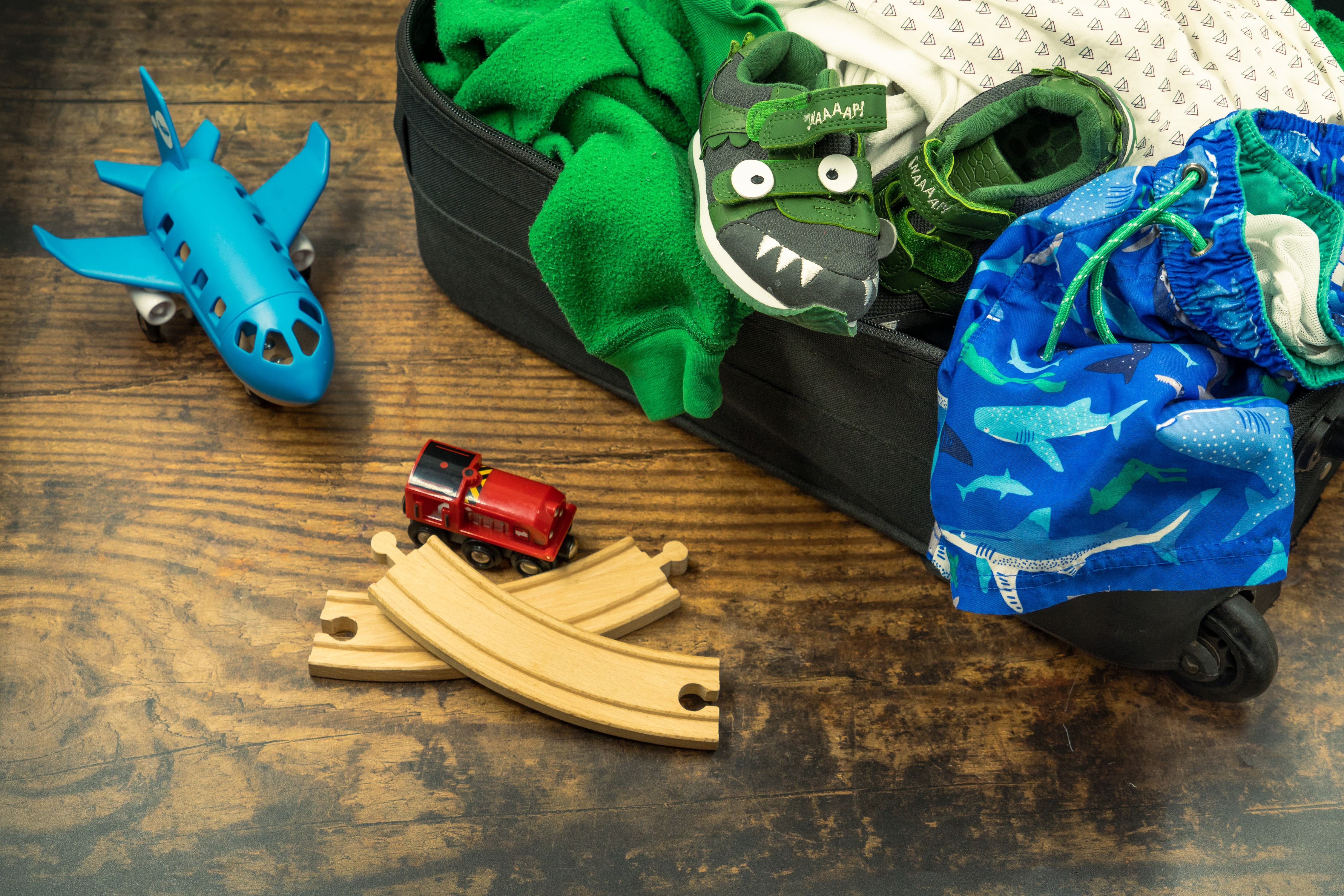 Handbagage regels 2026: KLM, Transavia, Ryanair, easyJet, TUI en Corendon