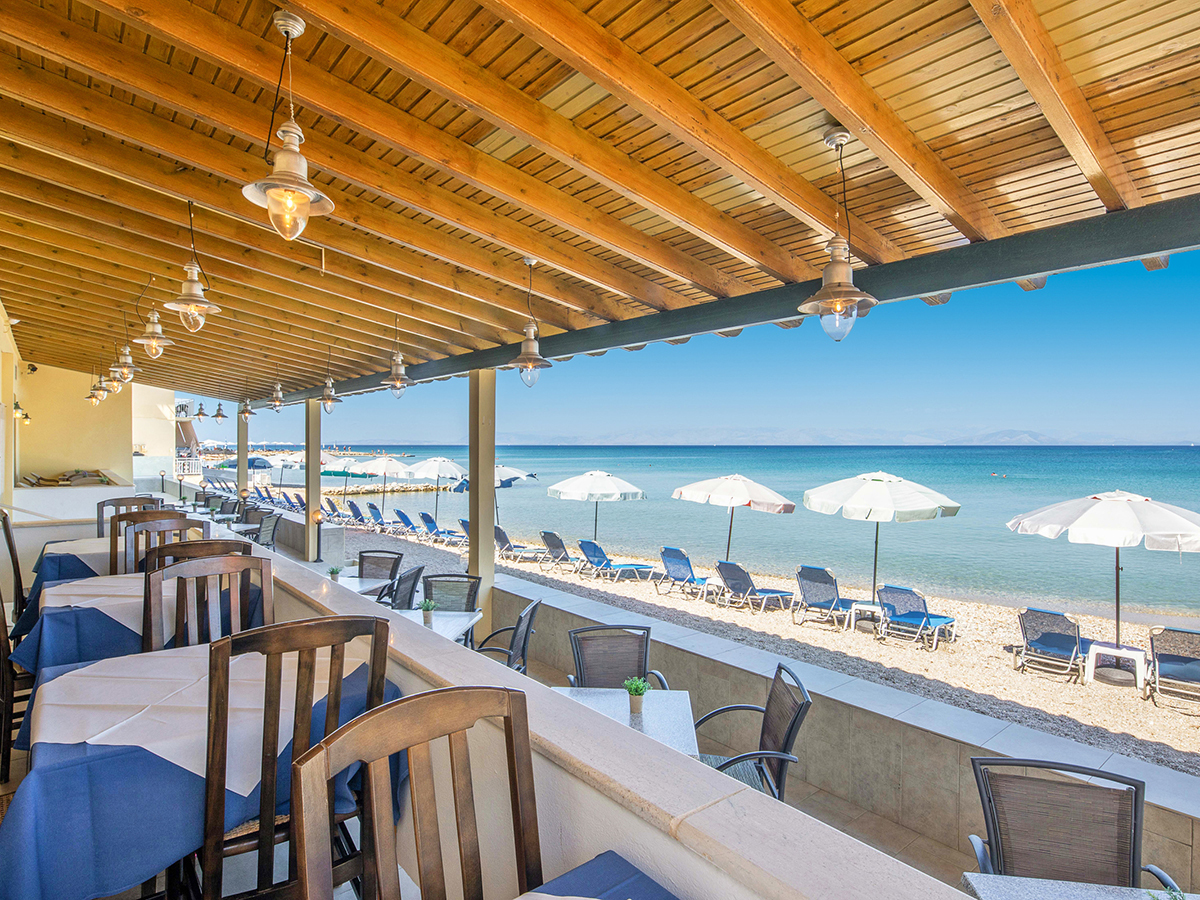 Hotel Rossis – Terras met zeezicht, Messonghi