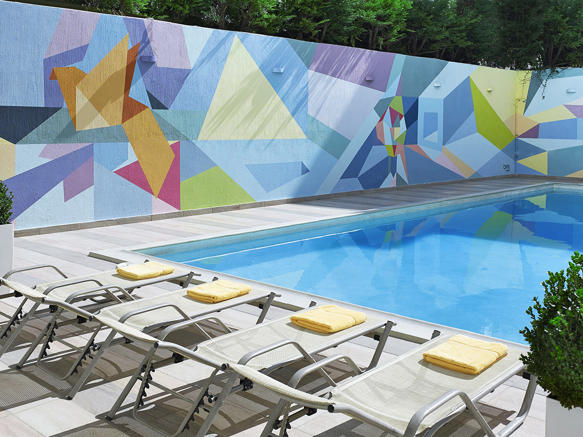 Amarilia Hotel – Zwembad met muurschildering, Vouliagmeni