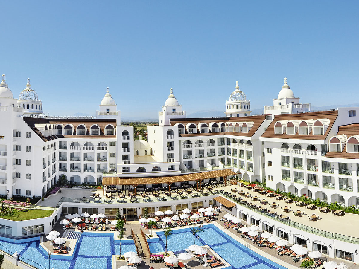 Side Crown Serenity – Resort met zwembaden, Gündogdu