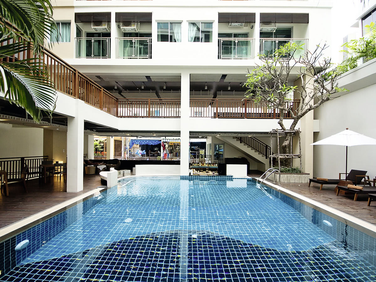 Sunshine Hotel & Residences – Zwembad in de hal, Pattaya