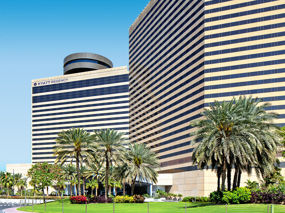 Hyatt Regency Dubai – Hoteltoren met palmen, Dubai