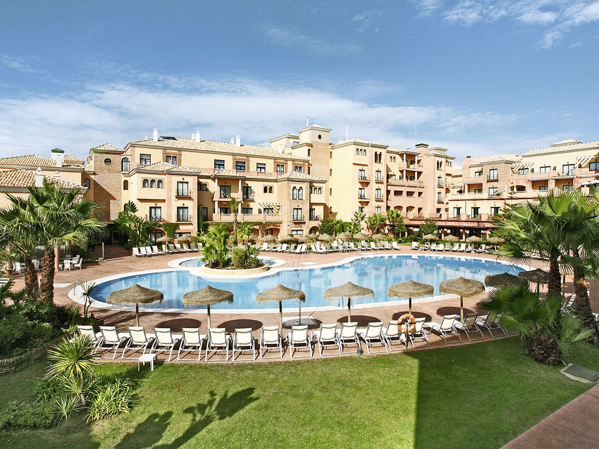 Barceló Punta Umbría Mar – Zwembad met parasols, Punta Umbria