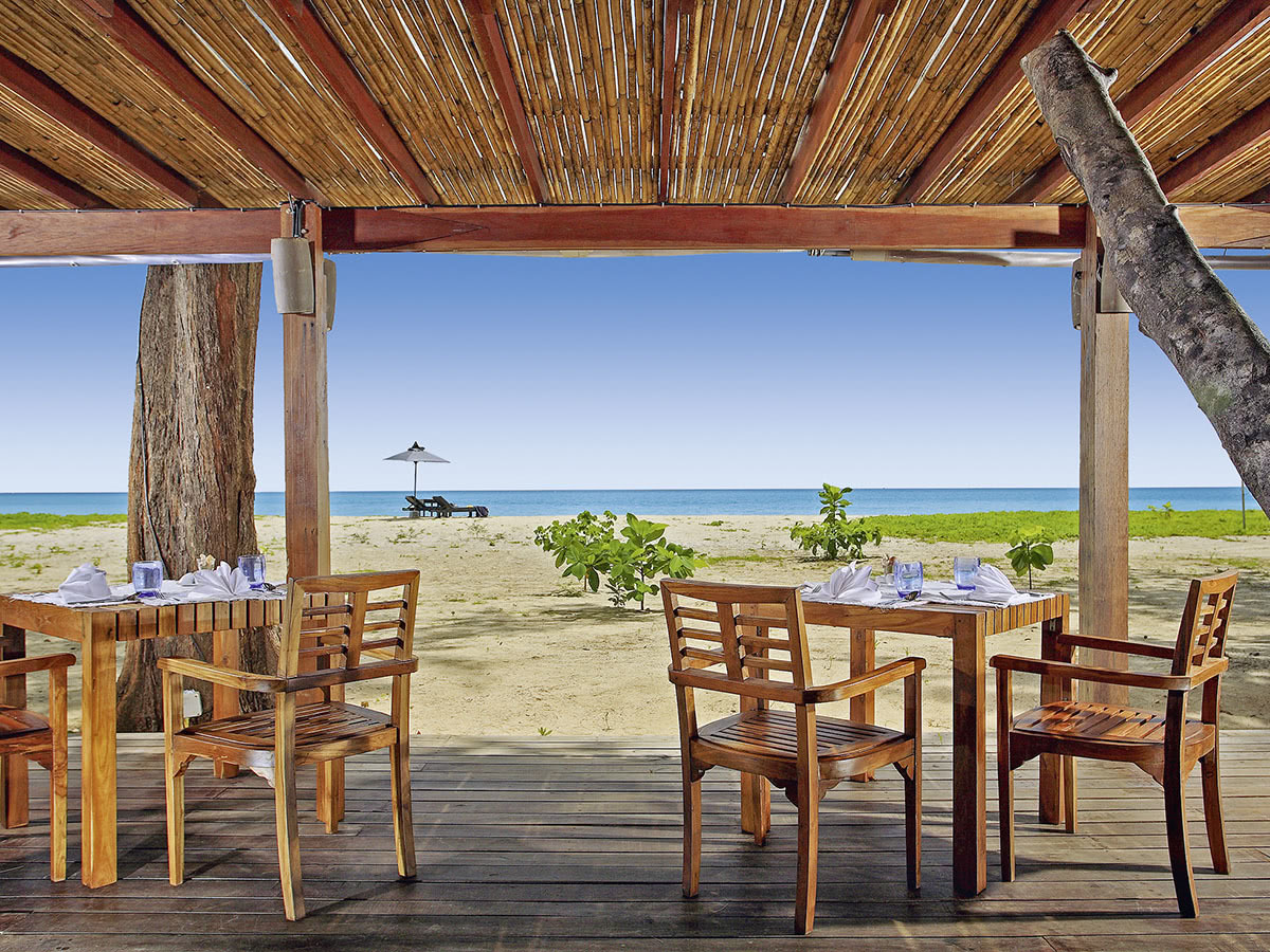 Bangsak Village – Ontbijt aan het strand, Khao Lak