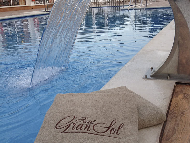 Hotel Gran Sol – Waterval in zwembad, San Antonio de Portmany