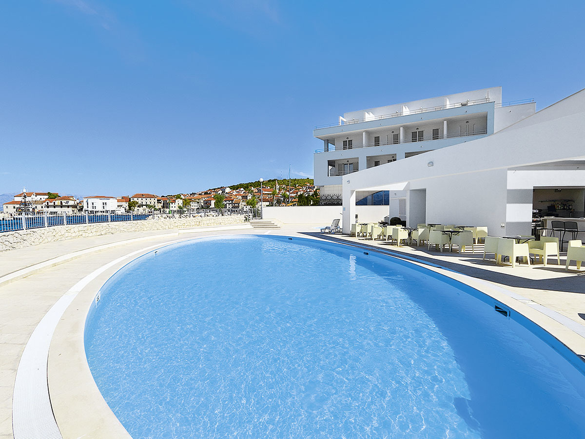 Hotel Pastura – Zwembad met hotel, Postira