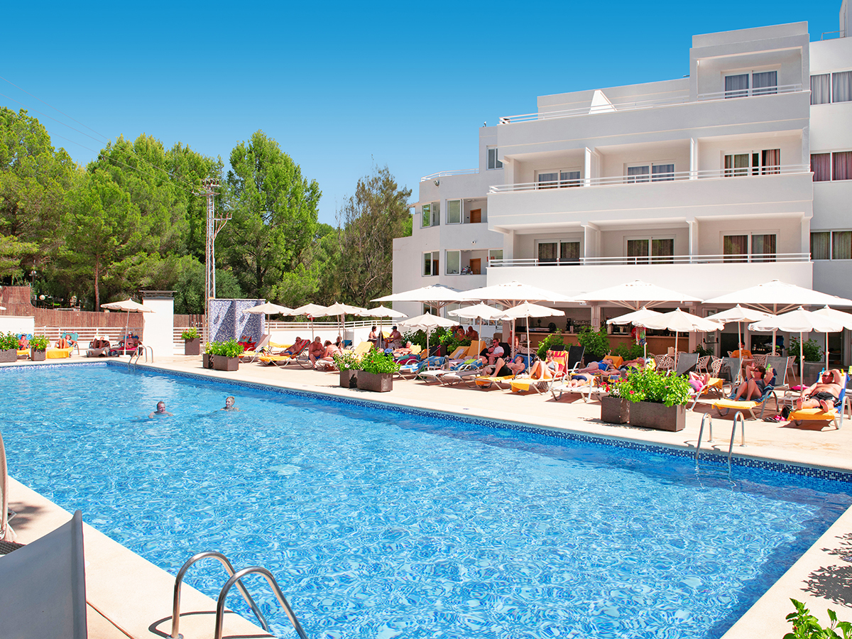 allsun Hotel Bella Paguera – Zwembad bij witte gevel, Paguera