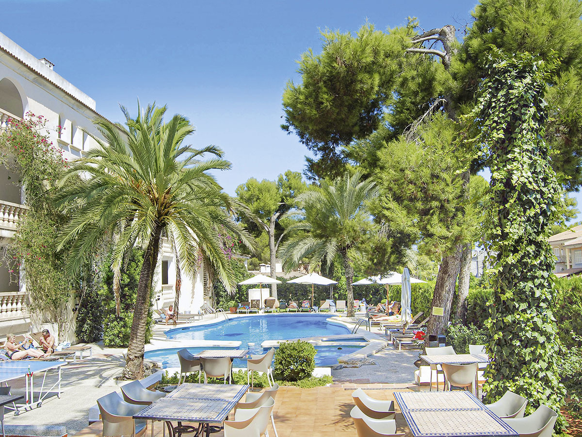 Es Bauló Petit Hotel – Tuin met zwembad, Can Picafort