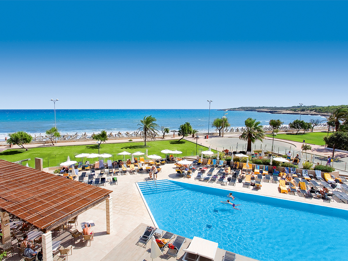 allsun Hotel Borneo – Zwembad aan zee met strand, Cala Millor