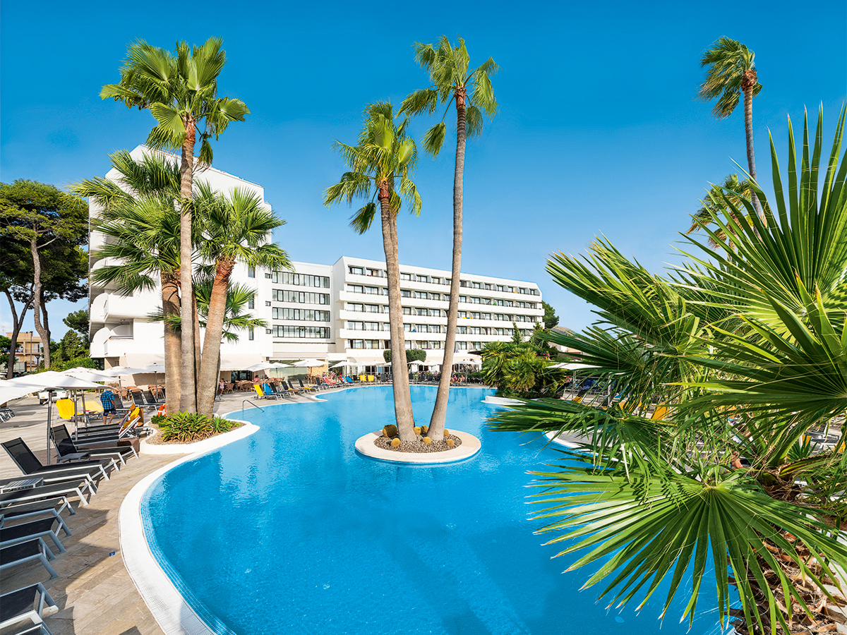 allsun Hotel Eden Alcúdia – Zwembad met palmeneilandje, Playa de Muro