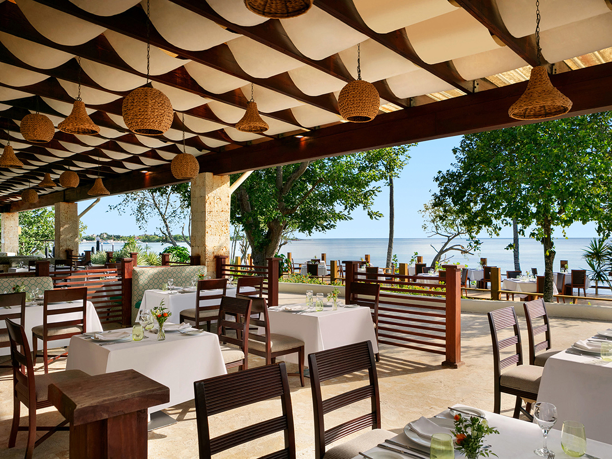 Dreams La Romana Resort & Spa – Restaurant met zeezicht, Bayahibe