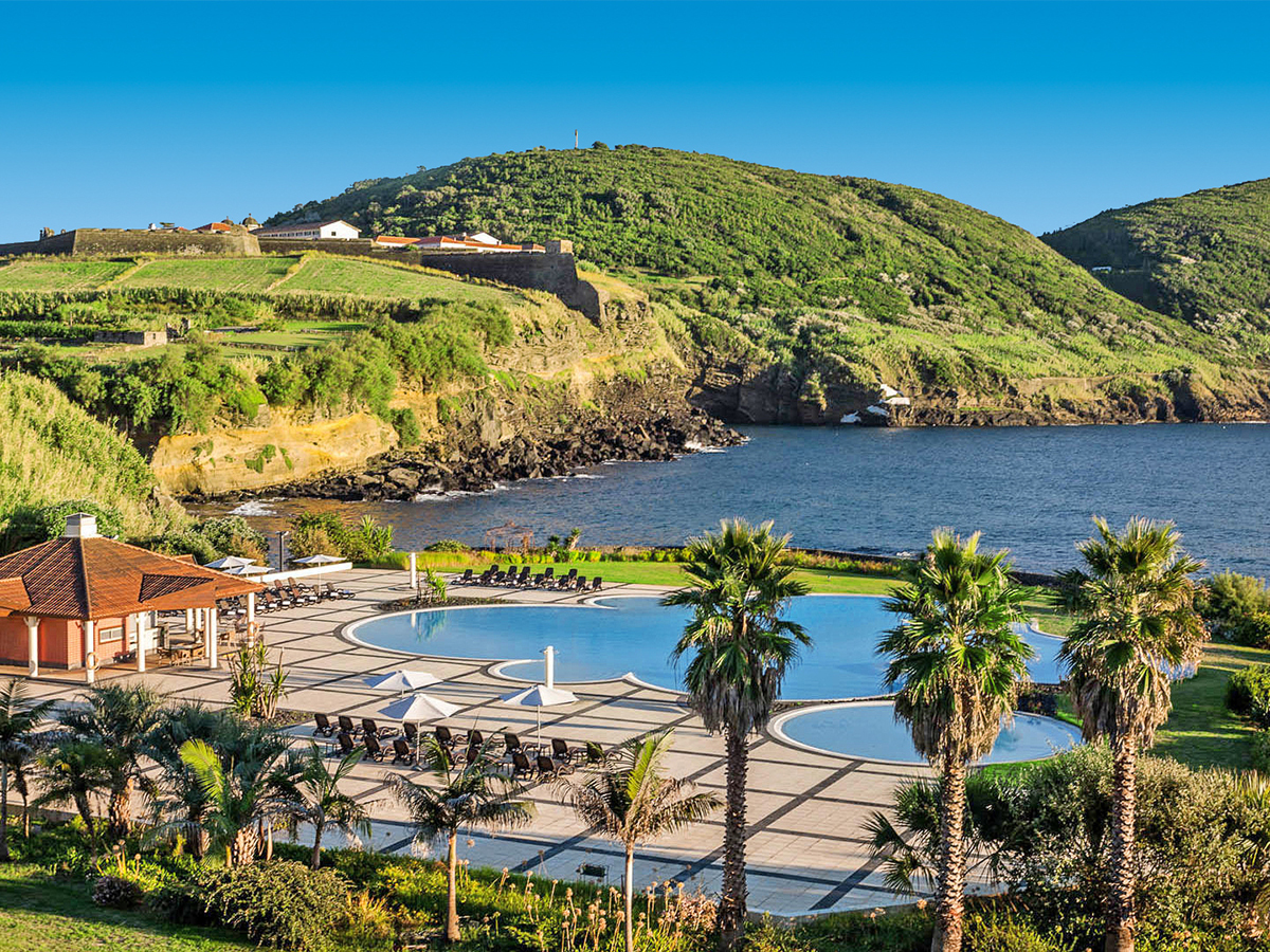 Terceira Mar Hotel – Zwembad aan baai, Angra do Heroismo
