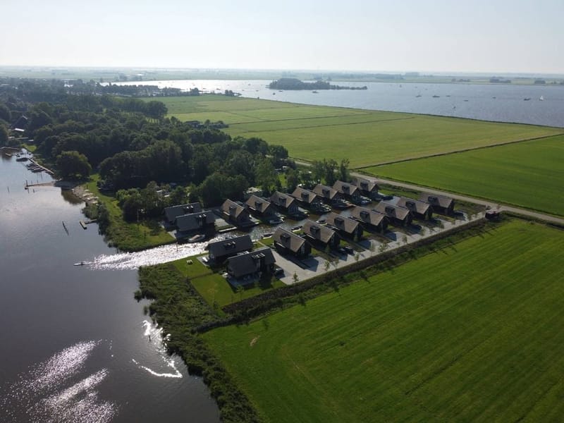 Recreatiebedrijf Aan het Water cover