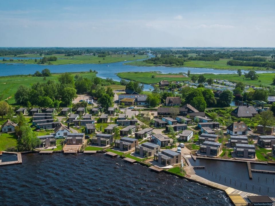 Vakantiepark De Wiedense Meren cover